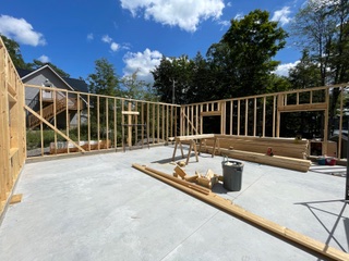 Home before the second-floor primary suite addition